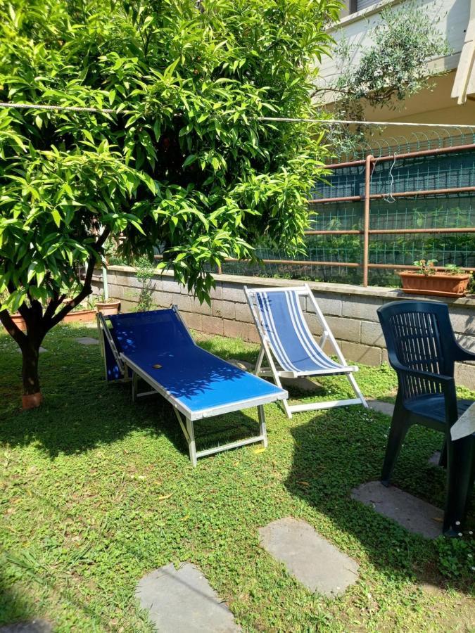 Bilocale Climatizzato A 850M Dalla Spiaggia Casa Katia Marina di Massa Bagian luar foto