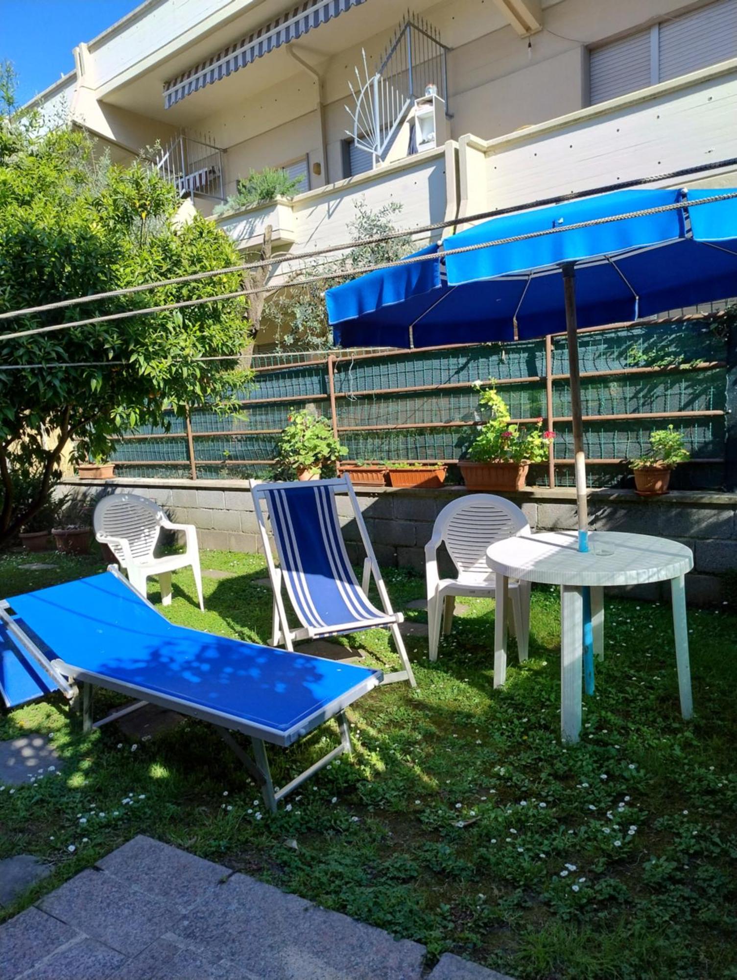 Bilocale Climatizzato A 850M Dalla Spiaggia Casa Katia Marina di Massa Bagian luar foto